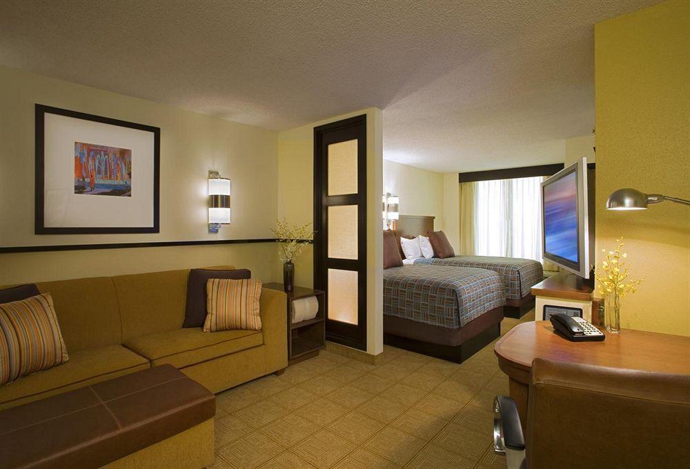Hyatt Place Detroit/Livonia Exterior foto